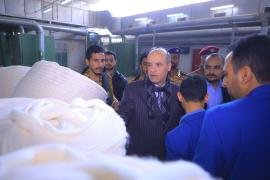 وزير الاقتصاد يزور مصنع الغزل وعدداً من مصانع ومعامل المنسوجات والملبوسات